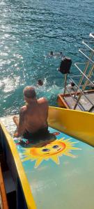 Φυσικό τοπίο κοντά σε αυτό το πλωτό κατάλυμα +1 φωτογραφίες