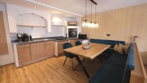 Η κουζίνα ή μικρή κουζίνα στο Apartmenthaus Kristall