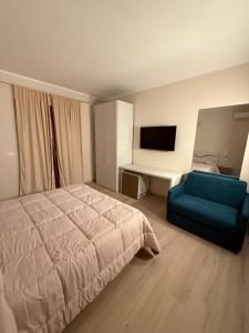 Una cama o camas en una habitación de La dimora degli Dei 20 fotos más