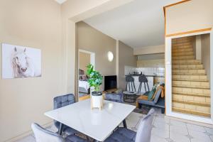 Køkken eller tekøkken på Olive Villa with Sea View + 38 billeder