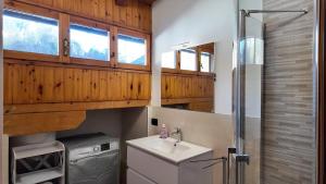 Et badeværelse på Coccola Zoldana - Lovely apartment 2BR + 20 billeder