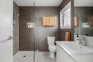 Ένα μπάνιο στο Postcard on Sunrise +23 φωτογραφίες