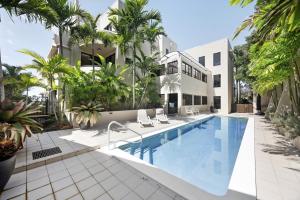 Πισίνα στο ή κοντά στο Postcard on Sunrise