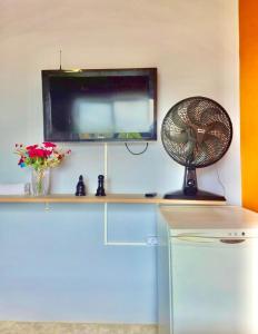 Μια τηλεόραση ή/και κέντρο ψυχαγωγίας στο #MaReSiaSdaPaz próximo ao centro de Matinhos