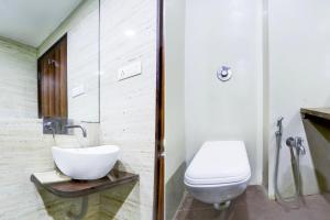 Koupelna v ubytování Palette by CheckIn River Front Railway Station Formerly Host Inn