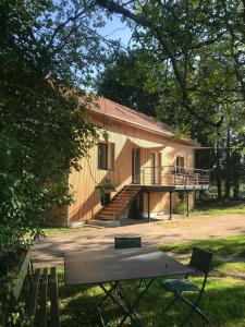 El edificio en el que está la casa vacacional