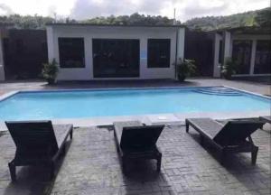 Πισίνα στο ή κοντά στο Happy cove estate