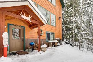 Secluded Mtn Retreat with Resort Perks in Whitefish! om vinteren