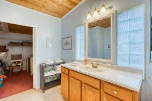 Φωτογραφία από το άλμπουμ του The Salty Salmon - Meredith Lodging σε Rockaway Beach +63 φωτογραφίες