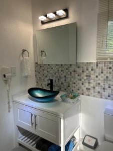 Фотография из галереи Agape Suites-Room 5-2nd Floor в городе Суфриер