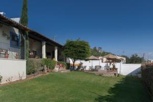 Vườn quanh ANANA Casa de los Sueños - Villa with Thermal Water and Views +31 ảnh