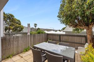 En balkon eller terrasse på Bay View Motel - Deluxe