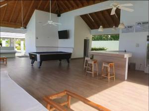 Μια τηλεόραση ή/και κέντρο ψυχαγωγίας στο Blue villa