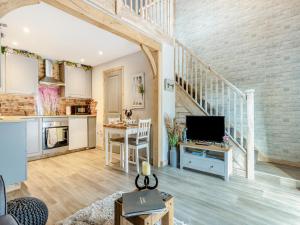 Køkken eller tekøkken på Shire Cottage - Uk50416