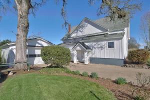 Το κτήριο όπου στεγάζεται  η παραθεριστική κατοικία