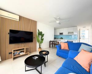 Et tv og/eller underholdning på Surfers Sunrise Retreat