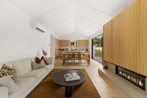 Posezení v ubytování Cottonwood Villa + 19 fotografií