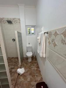 Koupelna v ubytování Agape Suites-Room 3- 1st Floor + 9 fotografií