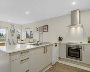 Η κουζίνα ή μικρή κουζίνα στο Cozy Ensuite Room