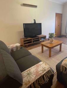 TV/trung tâm giải trí tại Central on Smith