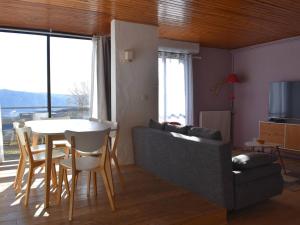 Телевизор и/или развлекательный центр в Appartement 3 Pièces Ens. avec Garage, Pyrenees - FR-1-580-142 +7 фотографий