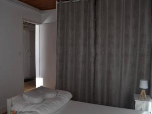 Кровать или кровати в номере Appartement 3 Pièces Ens. avec Garage, Pyrenees - FR-1-580-142