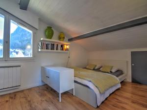 Postel nebo postele na pokoji v ubytování Appartement lumineux 2 pièces avec balcon et parking - FR-1-524-146