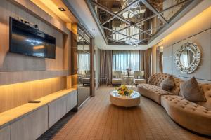 Χώρος καθιστικού στο Royal Benja Hotel - Big Room Family-Friendly