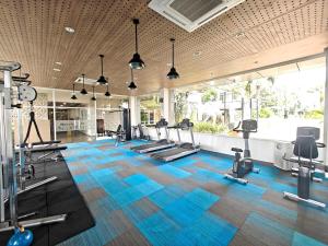 Φωτογραφία από το άλμπουμ του Stylish 3BR Skandinavia Tangcity Apt Max 12 Guests σε Karawaci