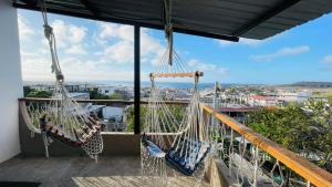 En balkon eller terrasse på Horizon House Piso 3 - Vista a la bahía