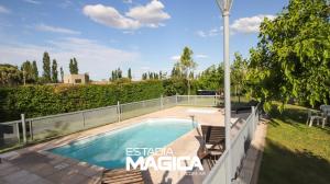 Quinta Jensen في سان رافاييل: حمام سباحة في الفناء الخلفي للمنزل