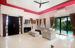 Χώρος καθιστικού στο Tri Datu Palace