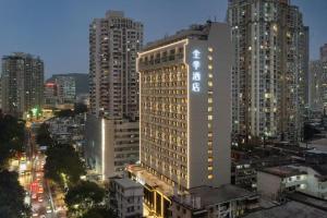 Γενική άποψη της πόλης Σενζέν ή θέα της πόλης από  αυτό το ξενοδοχείο