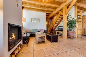 Et opholdsområde på Chalet Ysope Les Gets - by PAJ