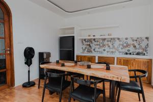 TV a/nebo společenská místnost v ubytování Villa Charlotte Lancing