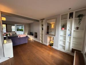 Køkken eller tekøkken på Contemporary 2BDR City Retreat