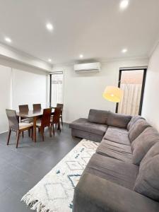 Et opholdsområde på 5 Bedroom Home in Clayton