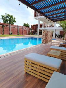 Πισίνα στο ή κοντά στο Oliver's Garden Country Hotel