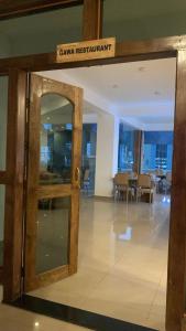 Ο χώρος του λόμπι ή της ρεσεψιόν στο Hotel pema raga