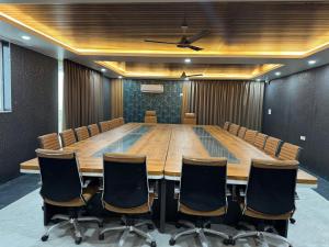 Οι επιχειρηματικές εγκαταστάσεις ή/και οι αίθουσες συνεδριάσεων στο Hotel Ghiloth Inn