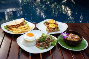 Jídlo v hotelu nebo okolí