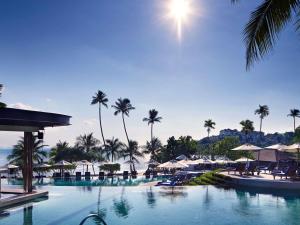 Bazén v ubytování Pullman Phuket Panwa Beach Resort nebo v jeho okolí