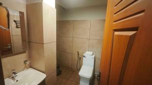 Koupelna v ubytování Hotel O REFRESH INN & SUITES