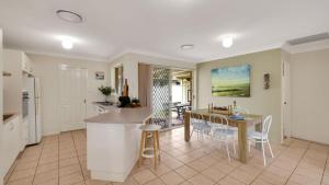 Nhà bếp/bếp nhỏ tại The Coastal Corner