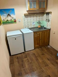 Η κουζίνα ή μικρή κουζίνα στο CVETI Haus