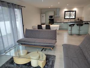 Køkken eller tekøkken på Villa familiale avec piscine chauffée calme proche du centre