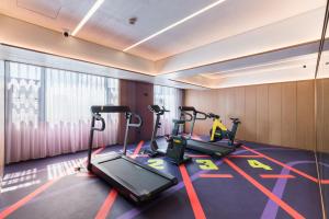 Phòng/tiện nghi tập thể dục tại Orange Hotel Shenzhen Futian Convention and Exhibition Center