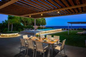 Πισίνα στο ή κοντά στο Sea Homes Villas- Villa Alberto