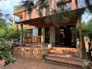 Το κτήριο όπου στεγάζεται  η βίλα