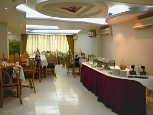 Εστιατόριο ή άλλο μέρος για φαγητό στο Hotel De Crystal Crown